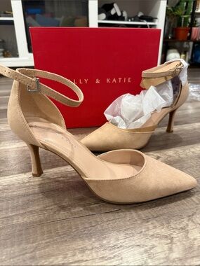 Kelly & Katie Women's Pointed Toe Ankle Strap Pumps in Nude